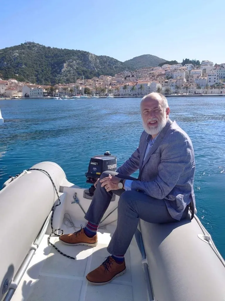 Purjereis Horvaatias mai 2026 — katamaraaniga Hvari lähistel