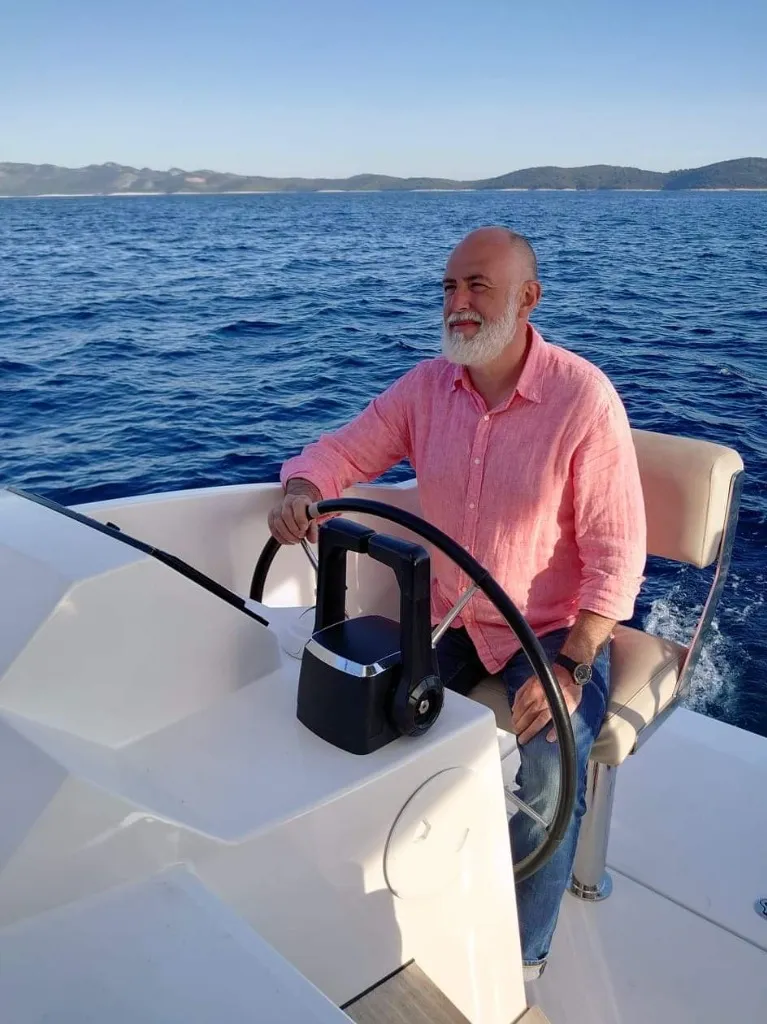 Katamaraani rent Horvaatias – kapten roolis